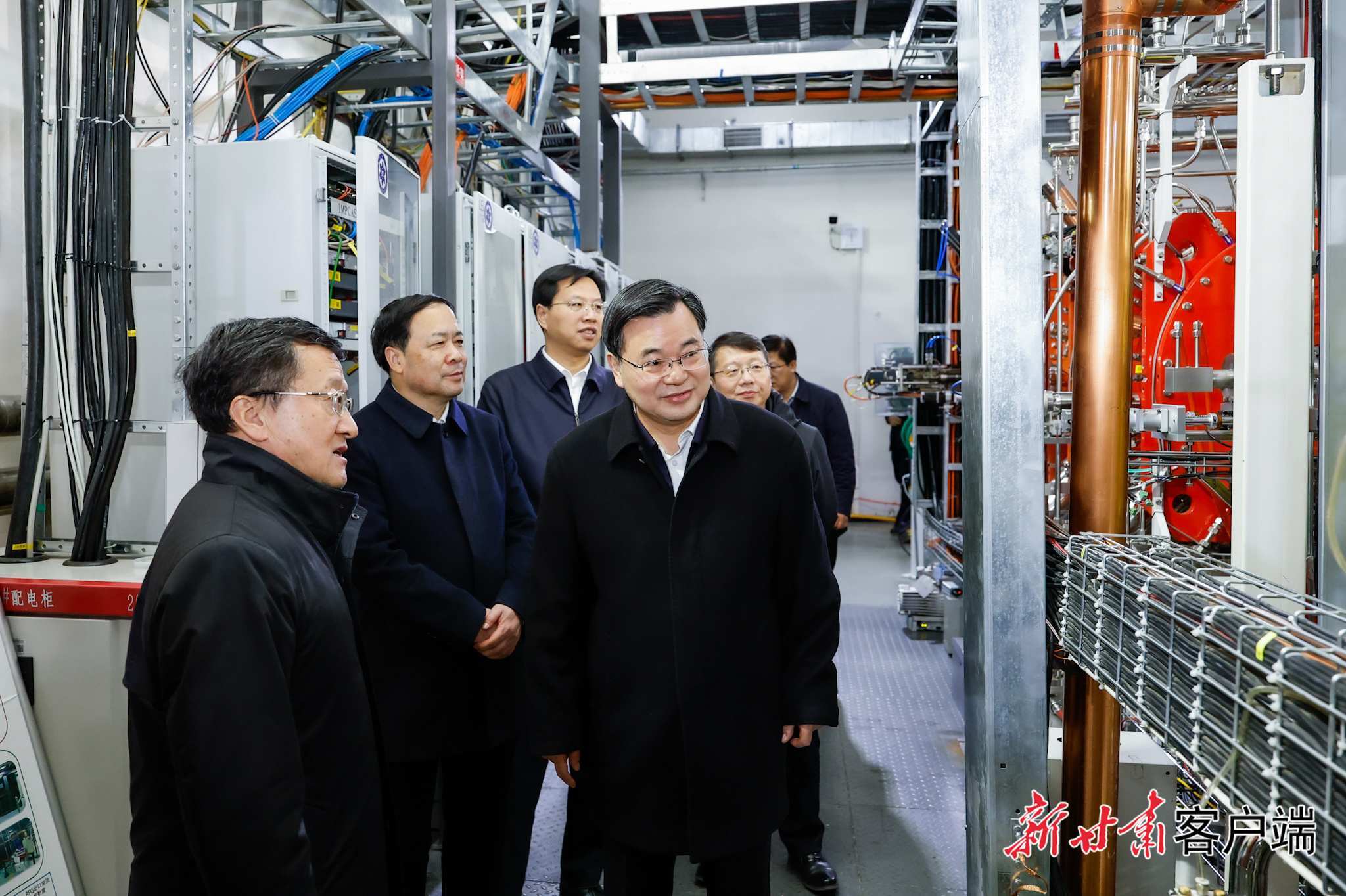 胡昌升看望慰問(wèn)所聯(lián)系的院士專...